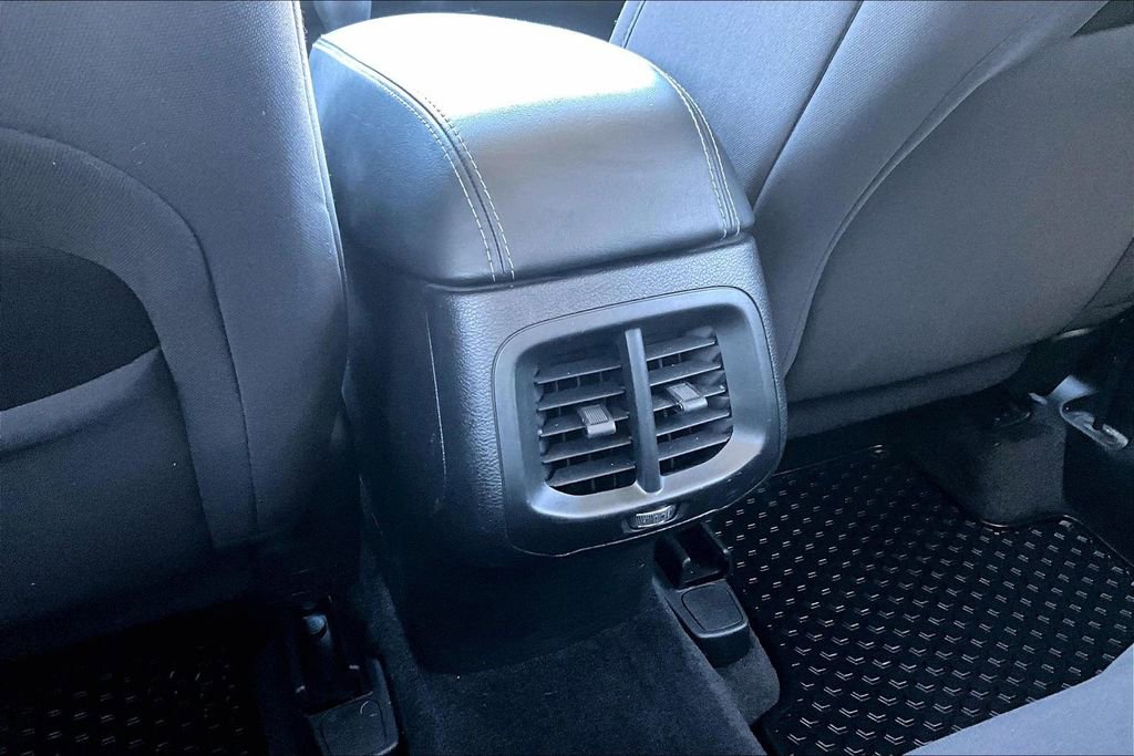 Used 2019 Jeep Cherokee Latitude w/ Cold Weather Group image 33