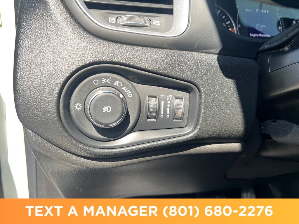 Used 2019 Jeep Renegade Latitude w/ Cold Weather Group AWD/4WD image 29