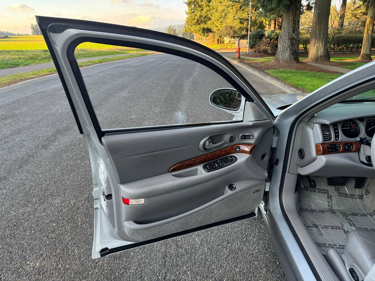 Used 2002 Buick Le Sabre Limited w/ Driver Confidence Pkg image 20