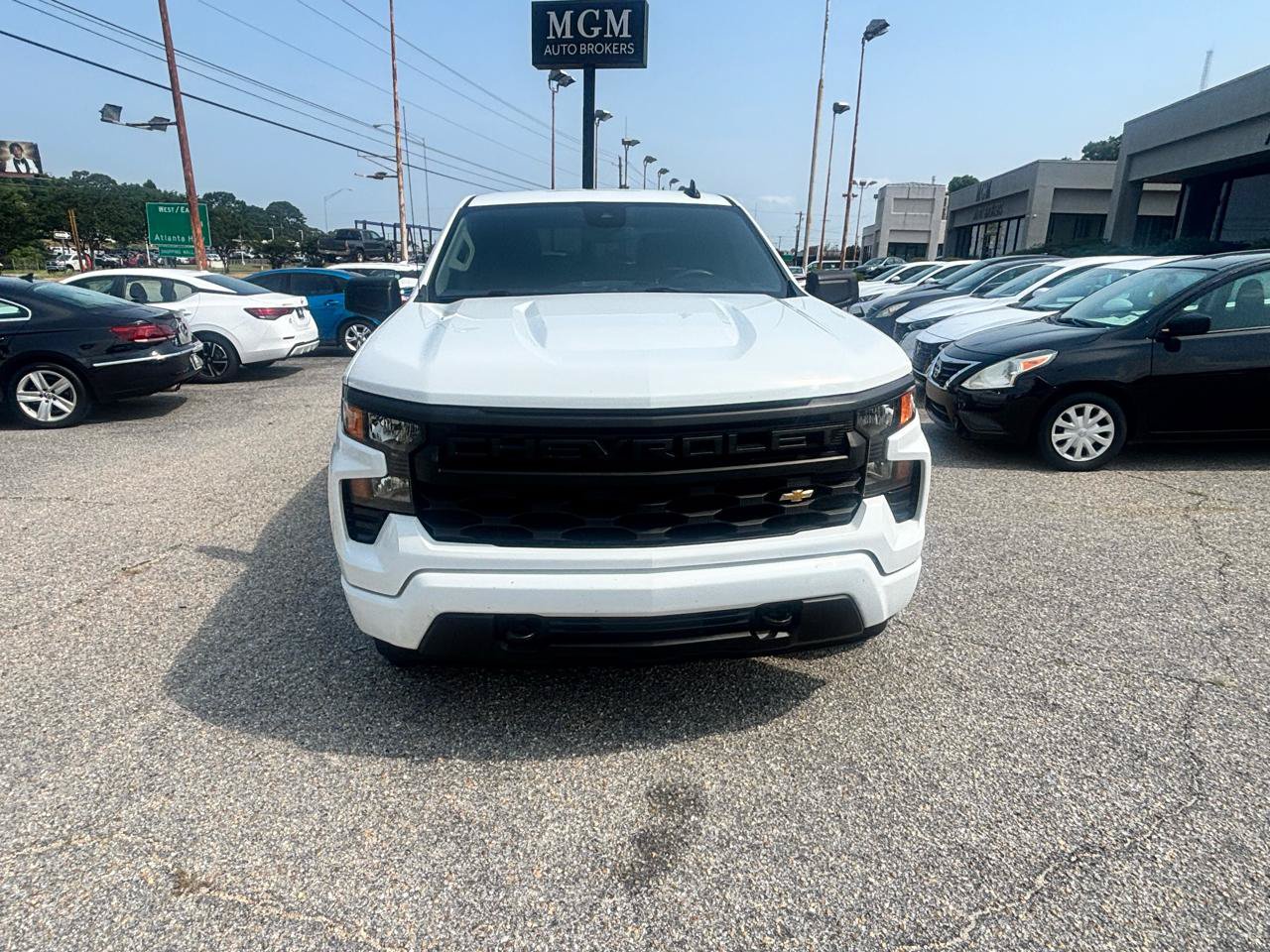 Used 2022 Chevrolet Silverado 1500 Custom RWD image 2