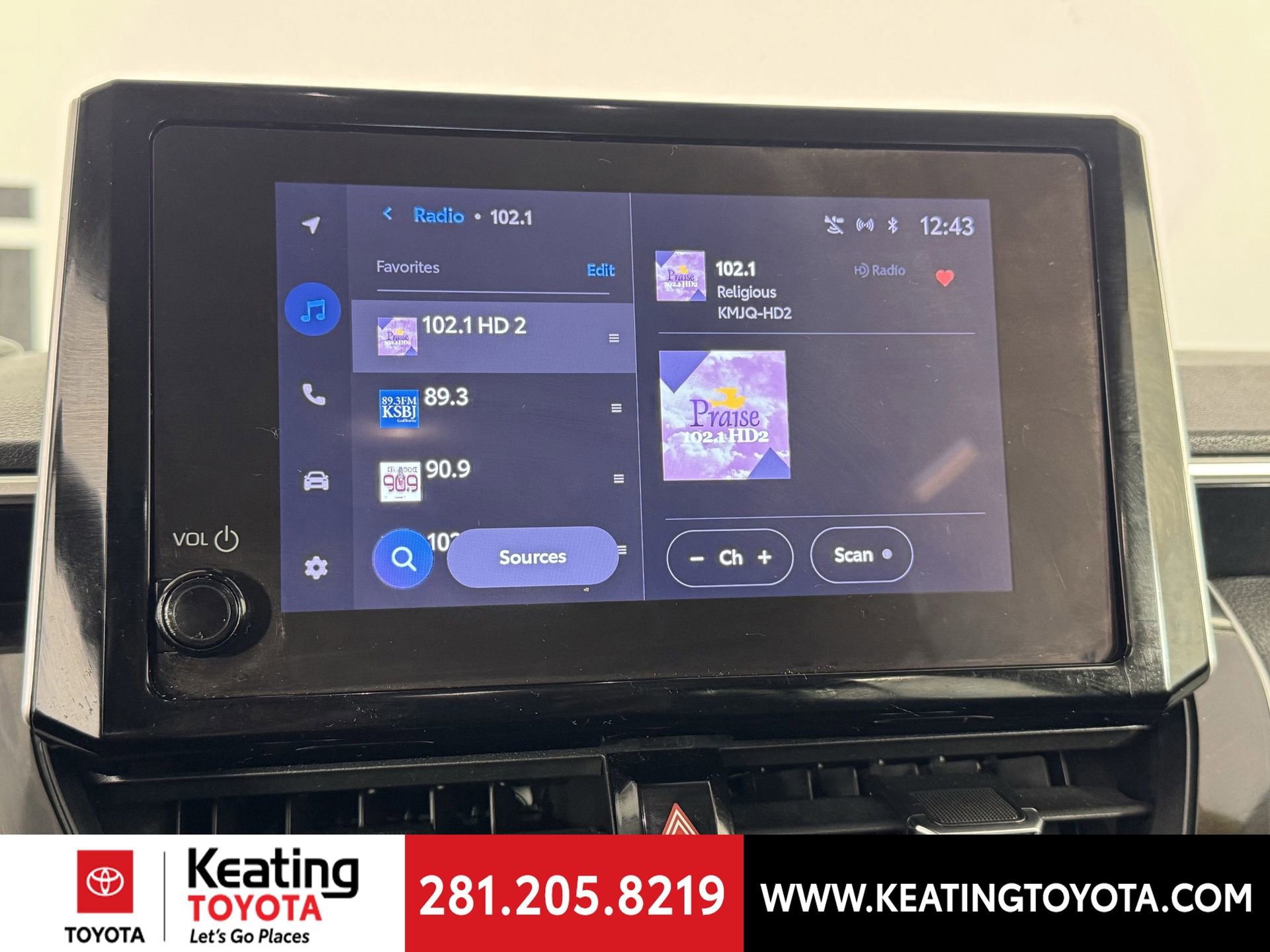 Used 2024 Toyota Corolla XLE image 24