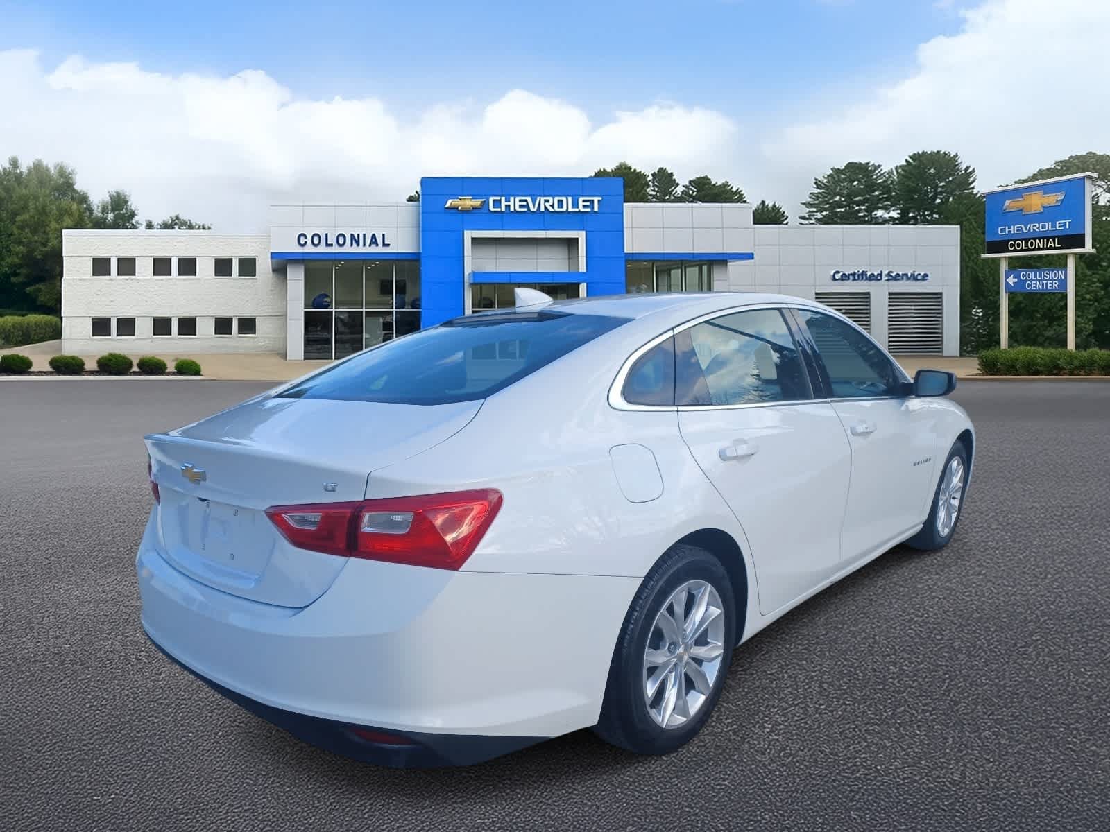 Used 2023 Chevrolet Malibu LT FWD image 3