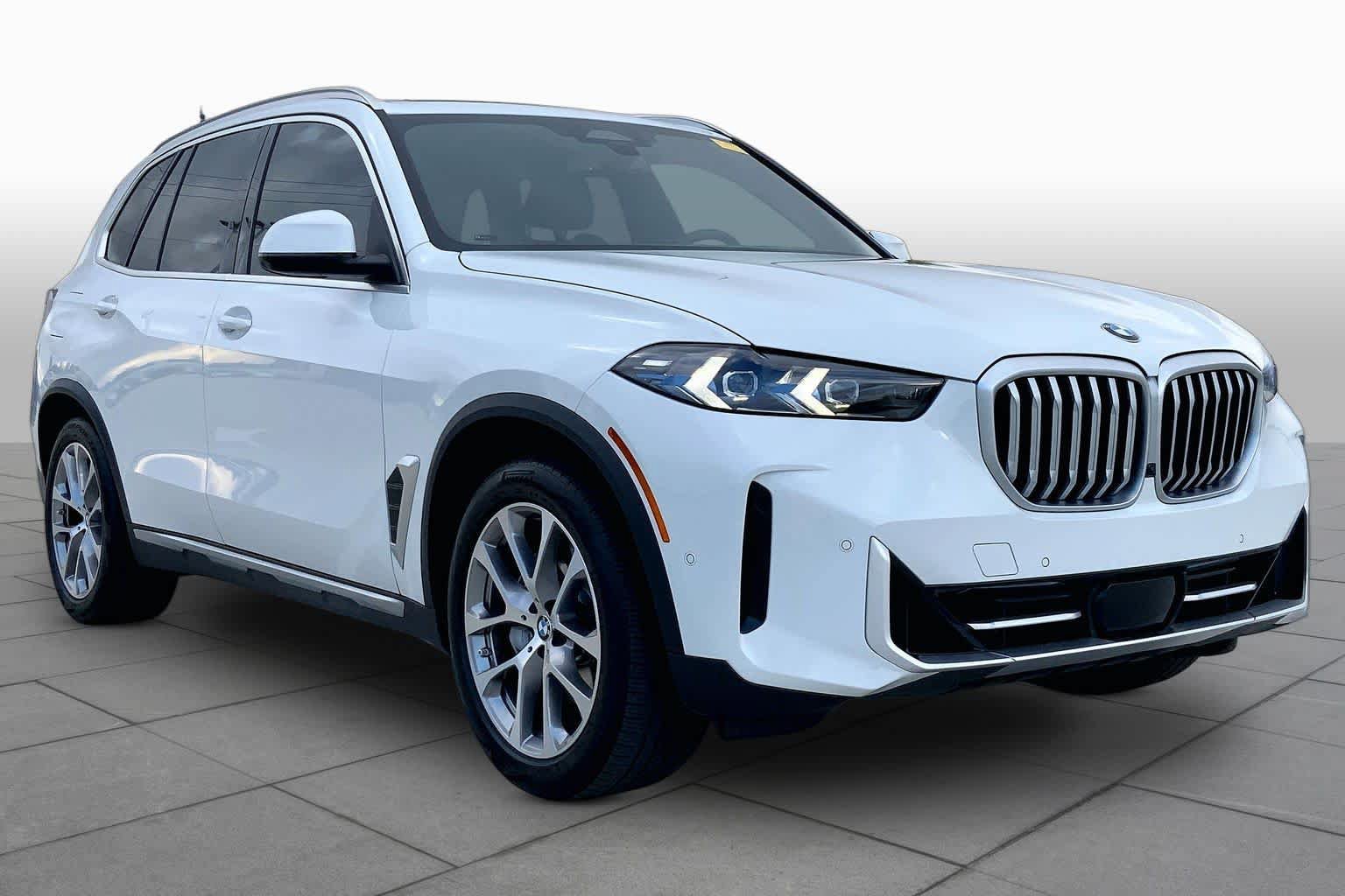 Used 2024 BMW X5 xDrive40i w/ Premium Package AWD/4WD image 3