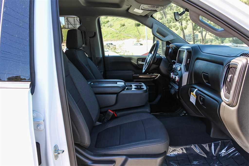 Used 2022 GMC Sierra 2500 SLE w/ SLE Value Package; image 17