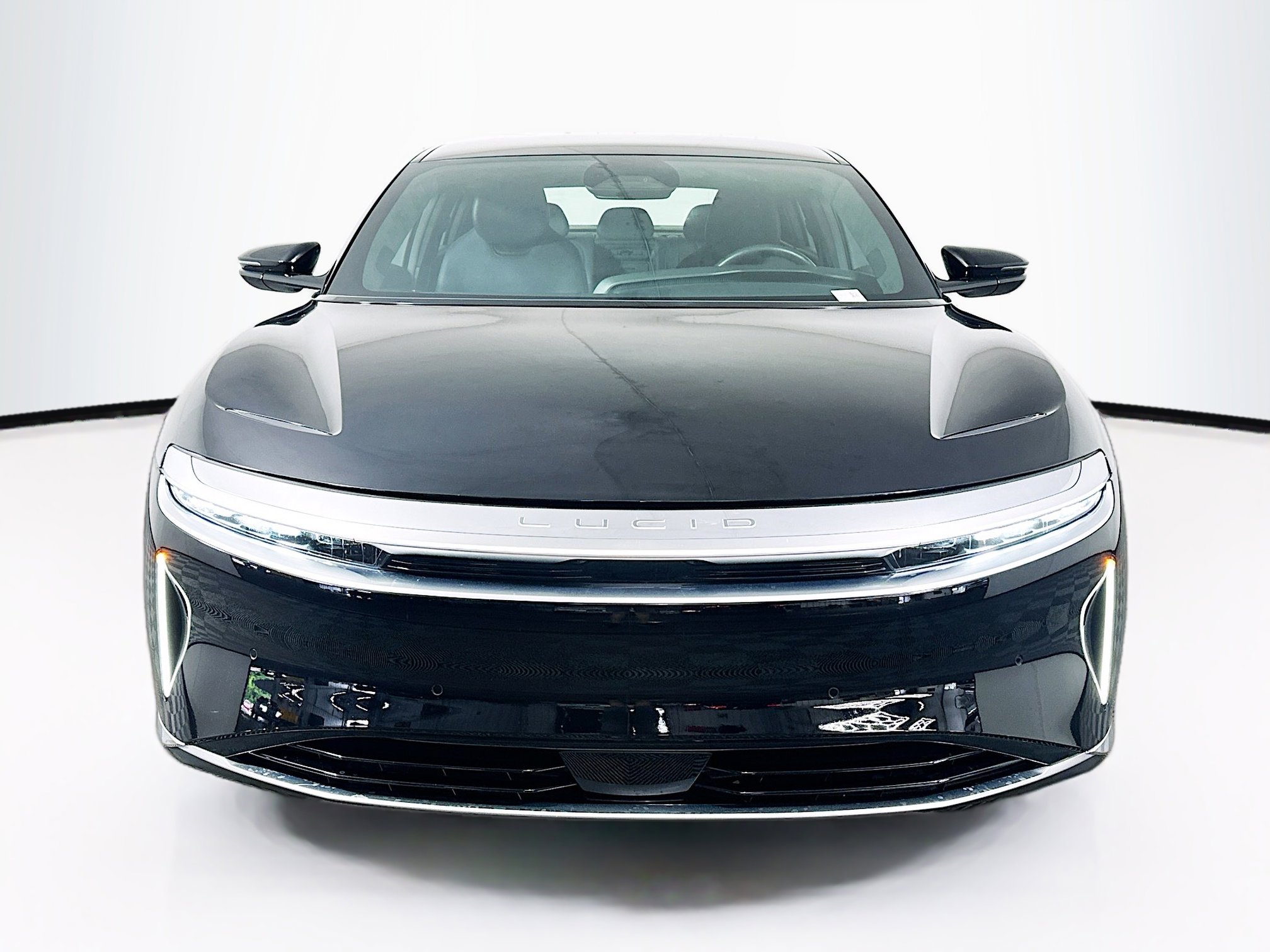 Used 2024 Lucid Air Pure RWD image 2