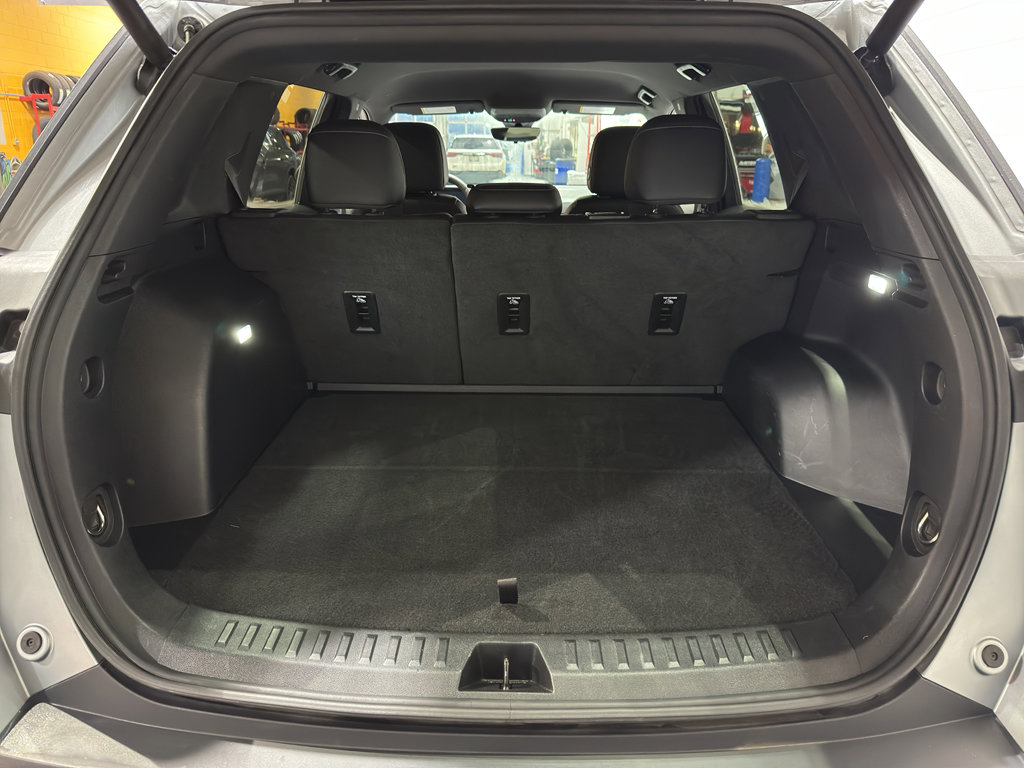 Used 2025 Chevrolet Equinox LT w/ Convenience Package II image 21