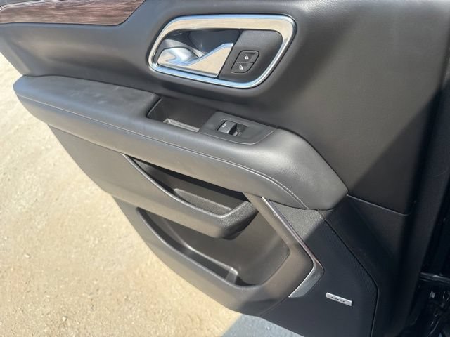 Used 2023 Chevrolet Tahoe Z71 w/ Luxury Package AWD/4WD image 23