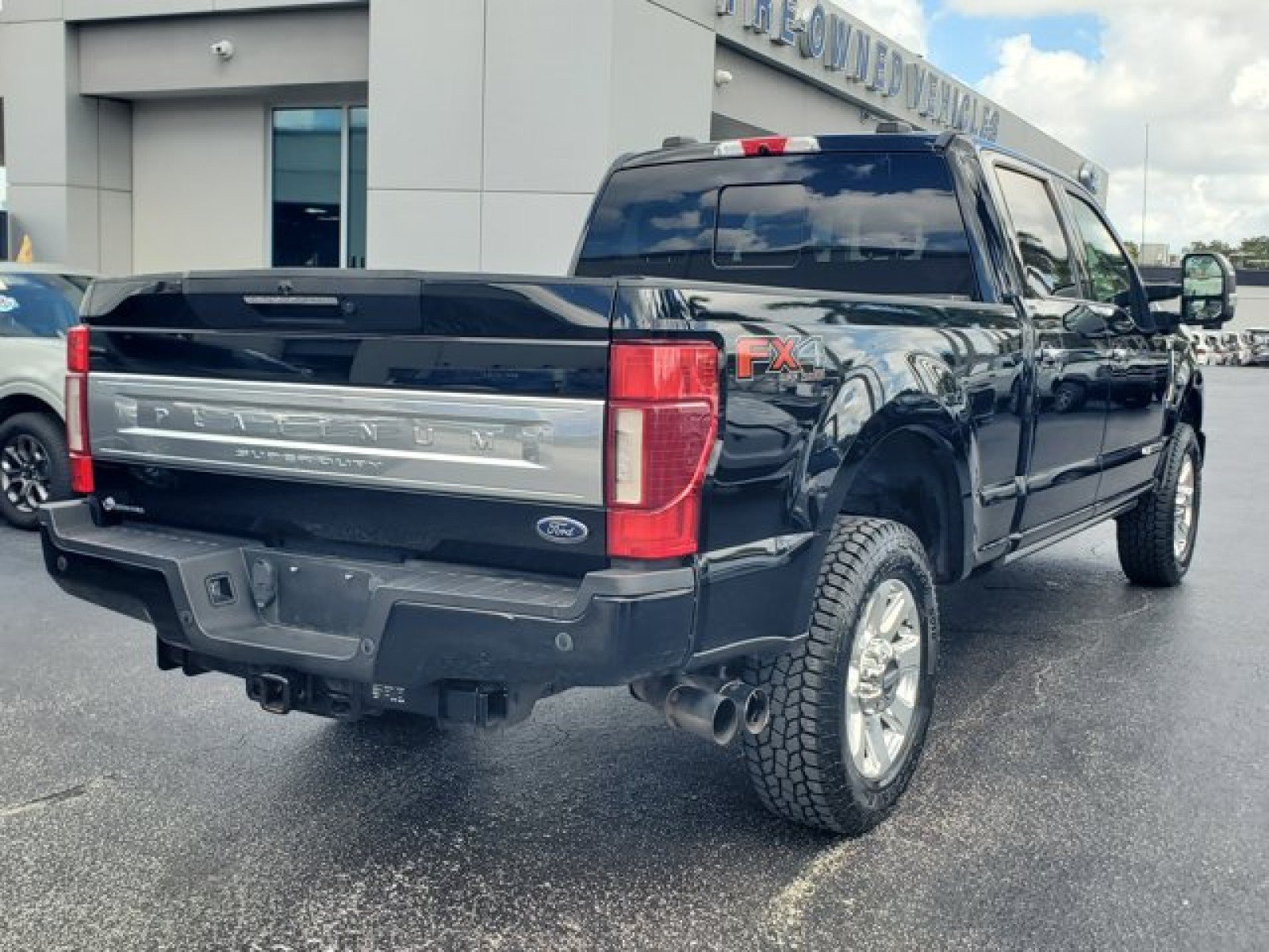 Used 2021 Ford F250 Platinum w/ FX4 Off-Road Package AWD/4WD image 7