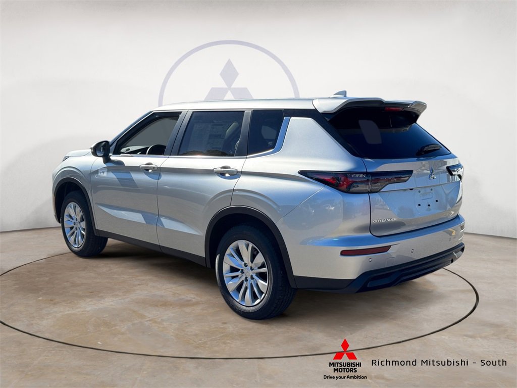 New 2025 Mitsubishi Outlander ES image 5