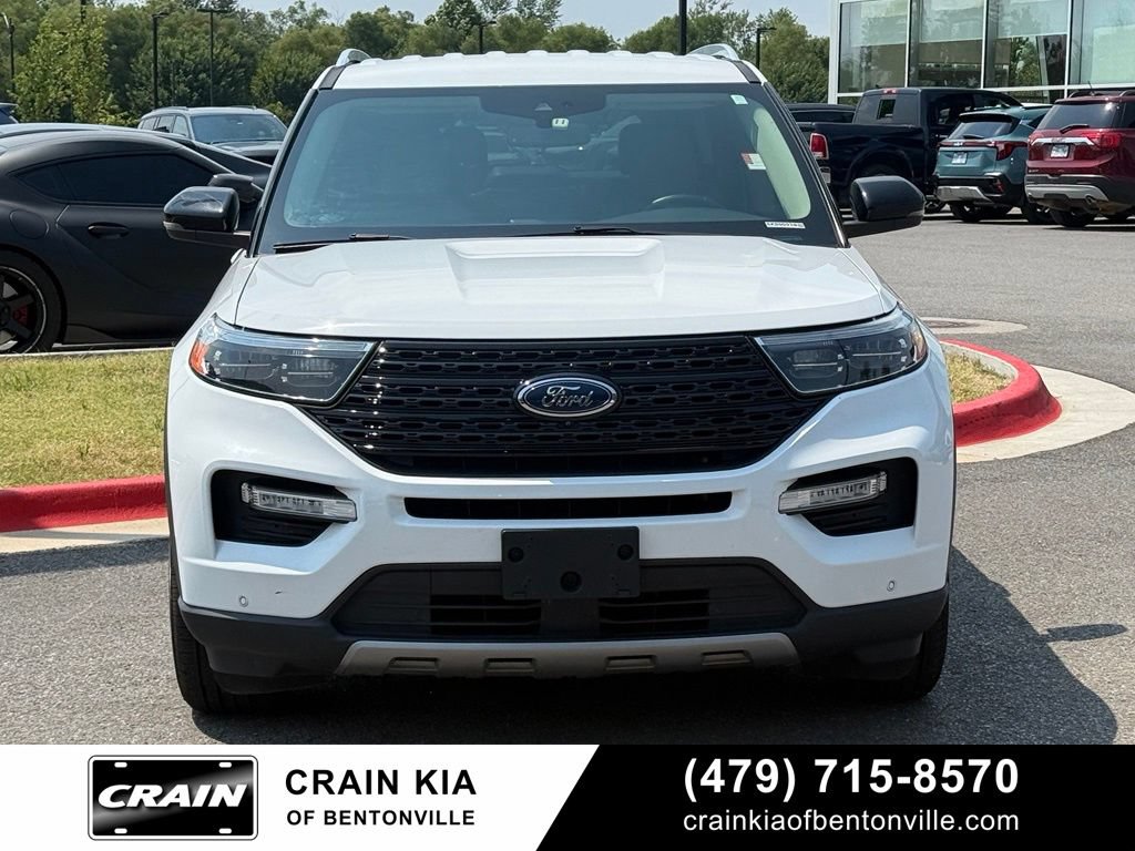 Used 2021 Ford Explorer Limited w/ Equipment Group 301A RWD image 2