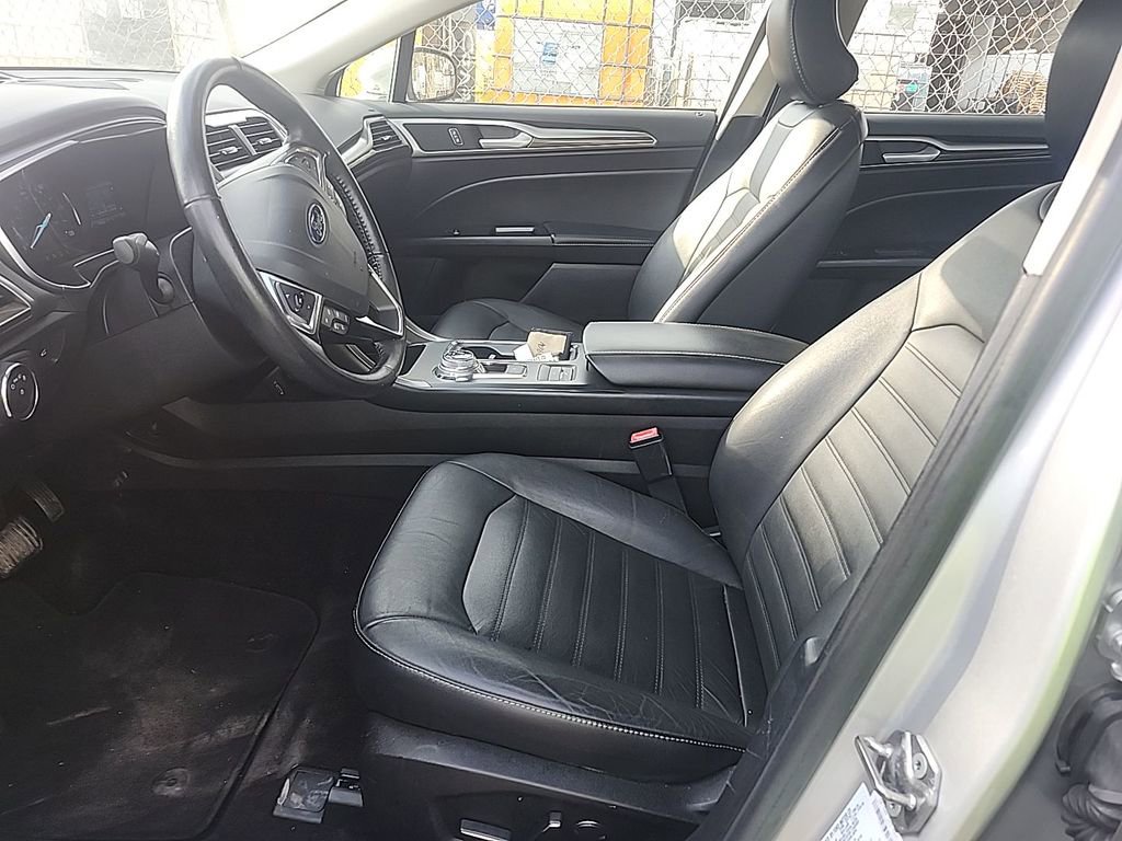 Used 2018 Ford Fusion Energi SE FWD image 11