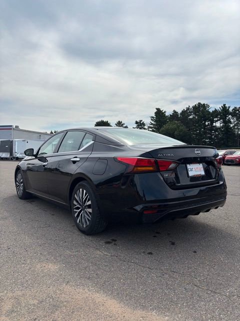 Used 2024 Nissan Altima 2.5 SV image 5