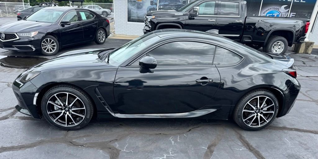 Used 2023 Toyota GR86 RWD video 2