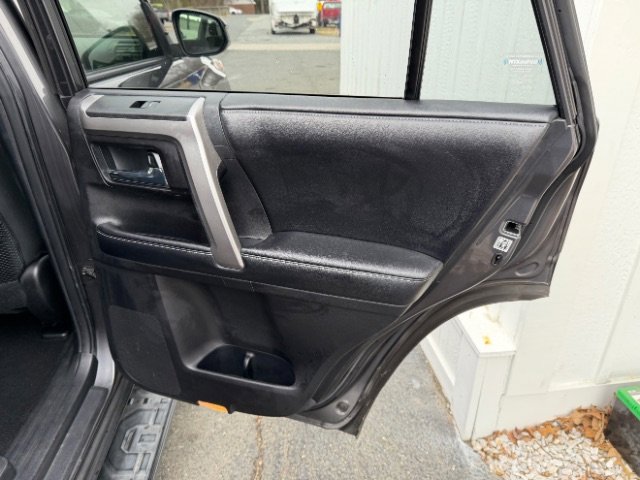 Used 2014 Toyota 4Runner 4WD image 33