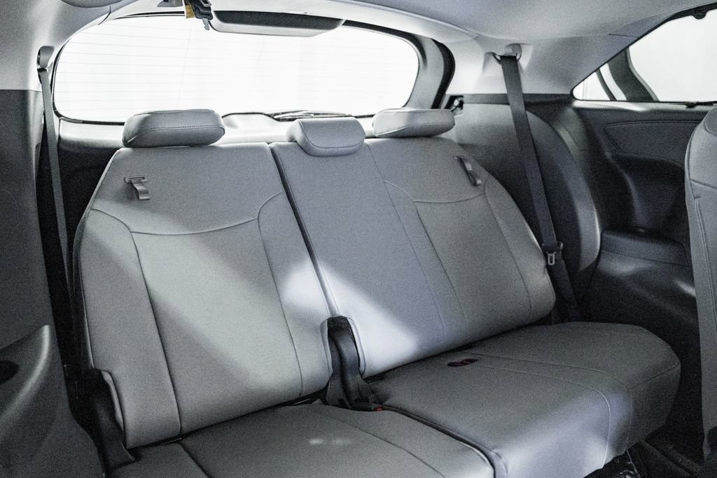 New 2026 Toyota Sienna XLE image 35