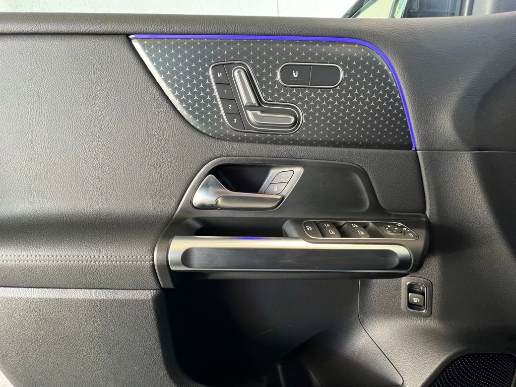 Certified 2024 Mercedes-Benz EQB 300 4MATIC image 17