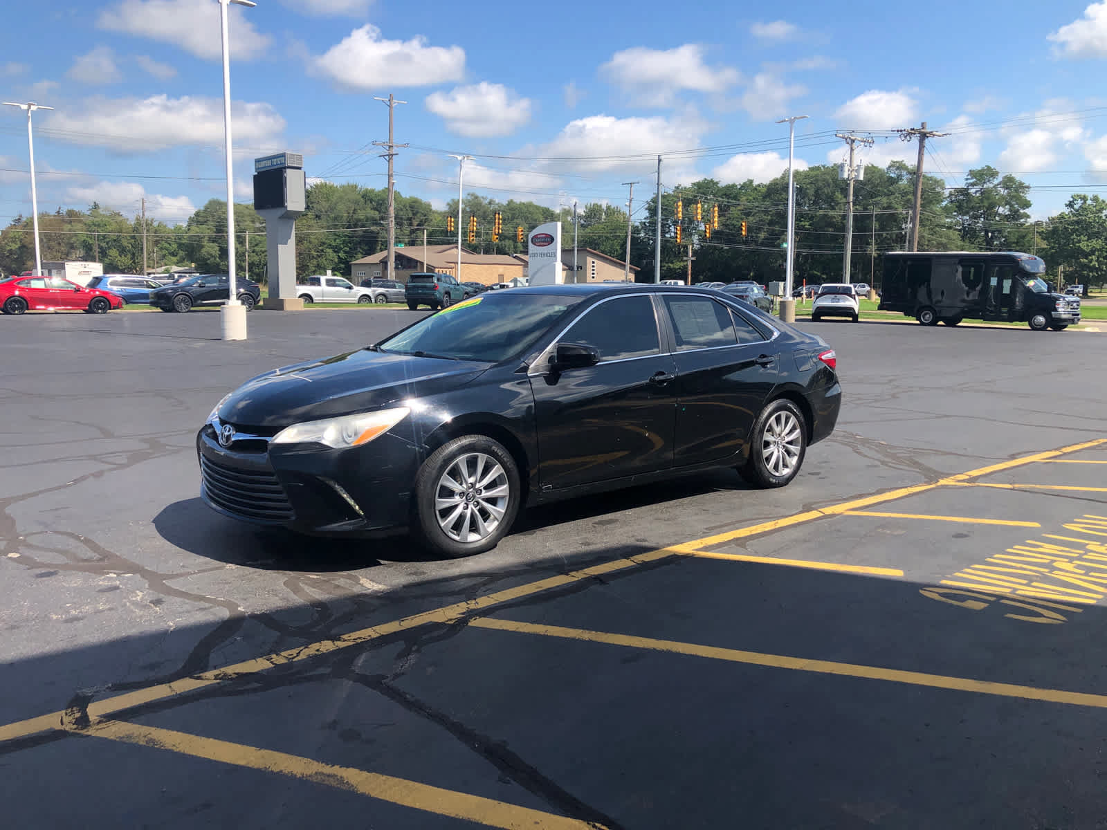 Used 2017 Toyota Camry XLE FWD image 4