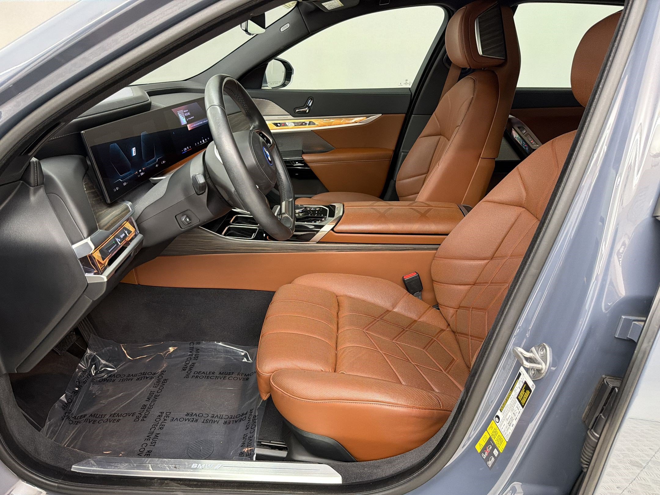 Certified 2023 BMW i7 xDrive60 AWD/4WD image 5