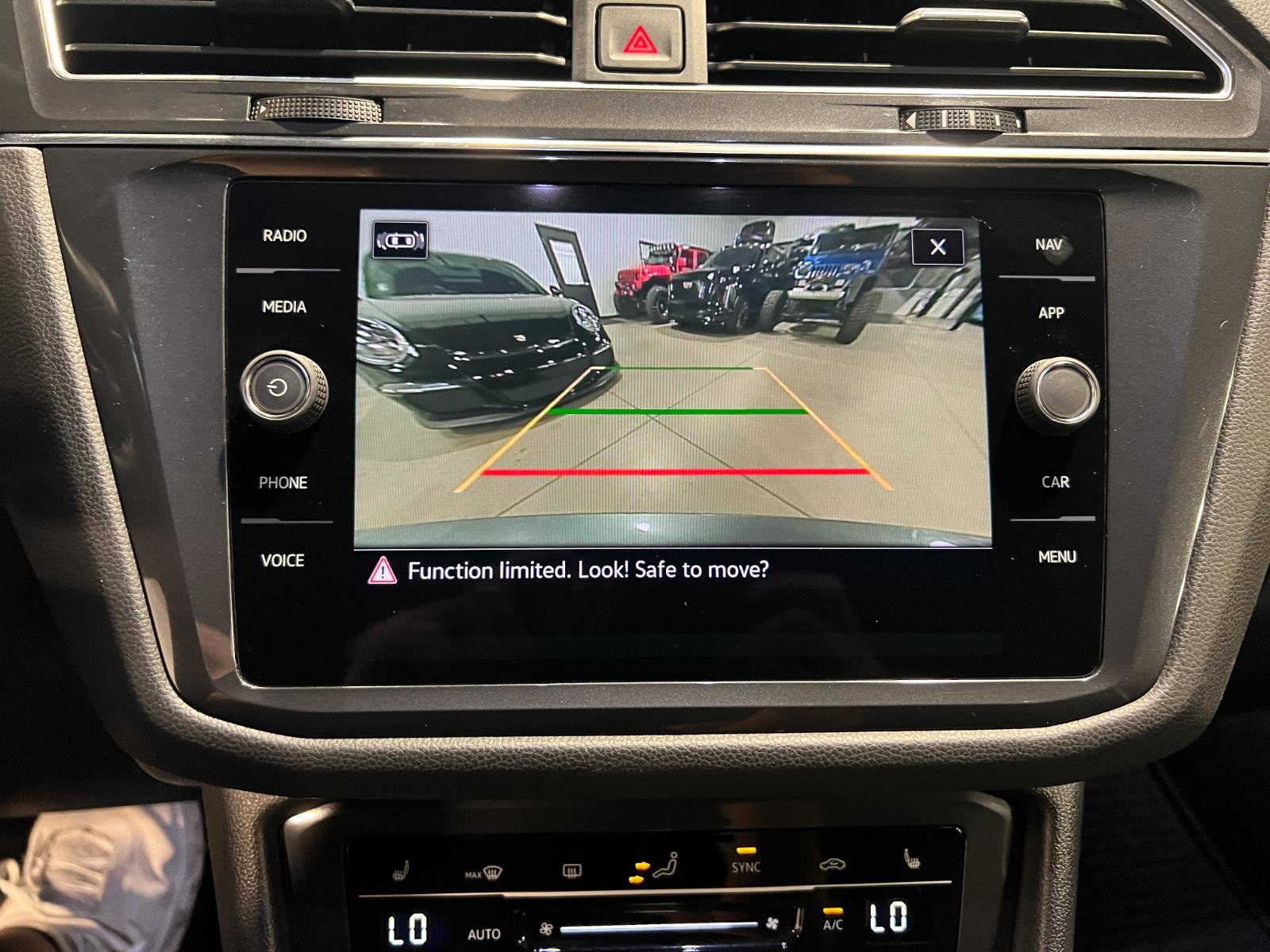 Used 2022 Volkswagen Tiguan SEL R-Line image 18