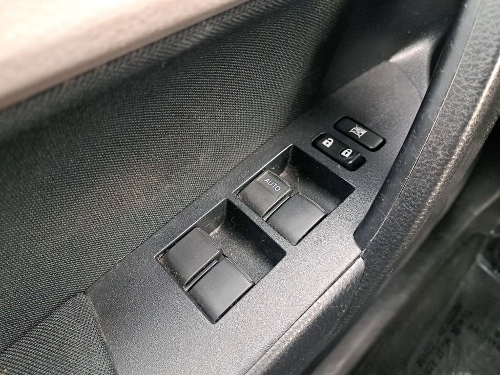 Used 2015 Toyota Corolla LE image 26