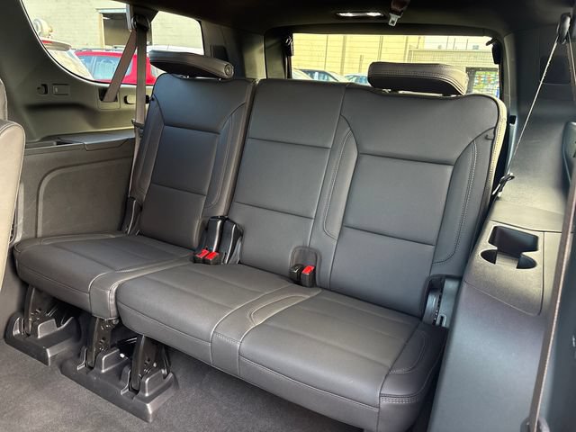Used 2025 Chevrolet Suburban High Country AWD/4WD image 24