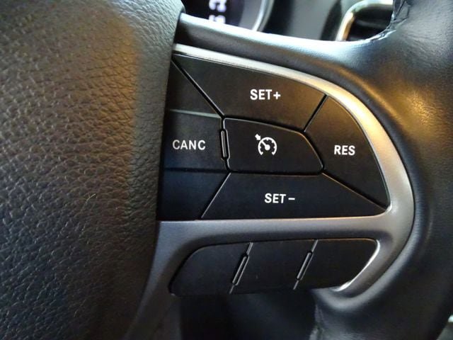 Certified 2022 Jeep Grand Cherokee Limited AWD/4WD image 8