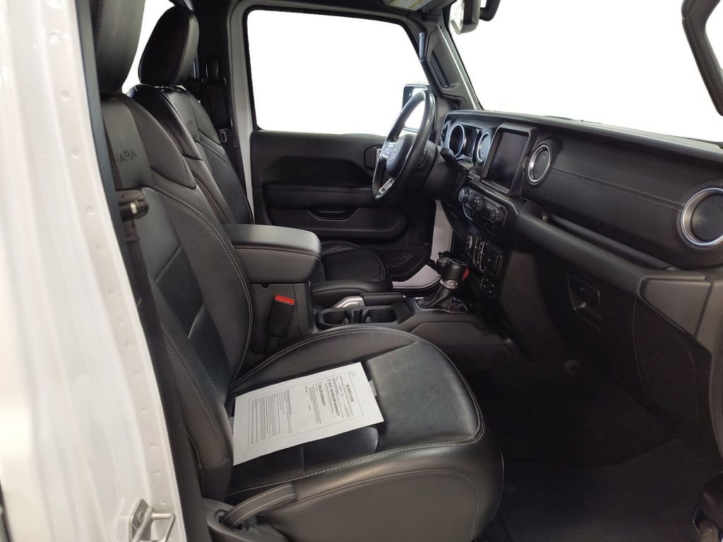 Used 2022 Jeep Wrangler Unlimited Sahara w/ Cold Weather Group image 17