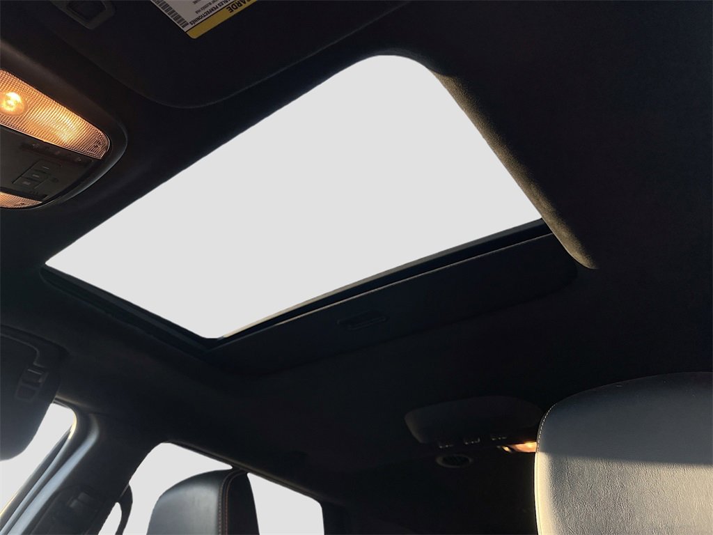 Used 2023 Dodge Durango R/T w/ Hemi Orange Plus Package image 23