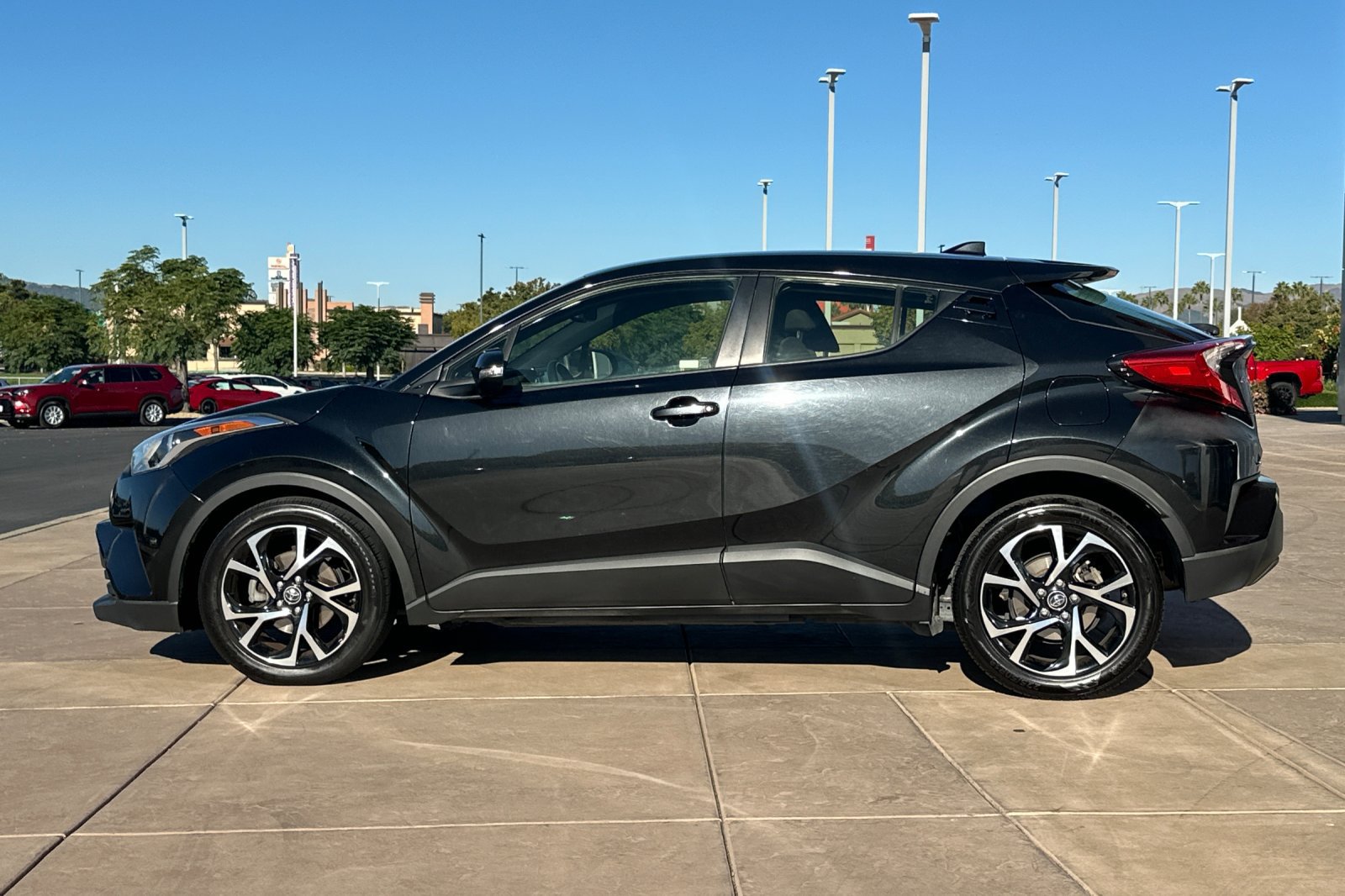 Certified 2018 Toyota C-HR XLE FWD image 8