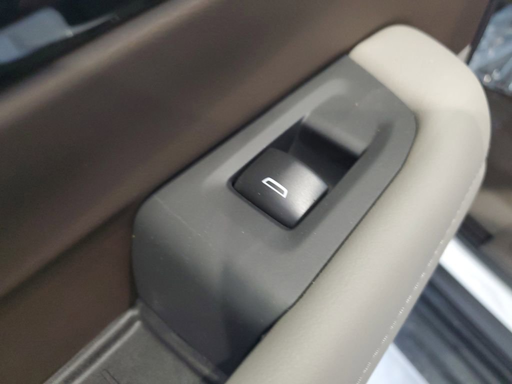 New 2026 Chevrolet Suburban LS image 16