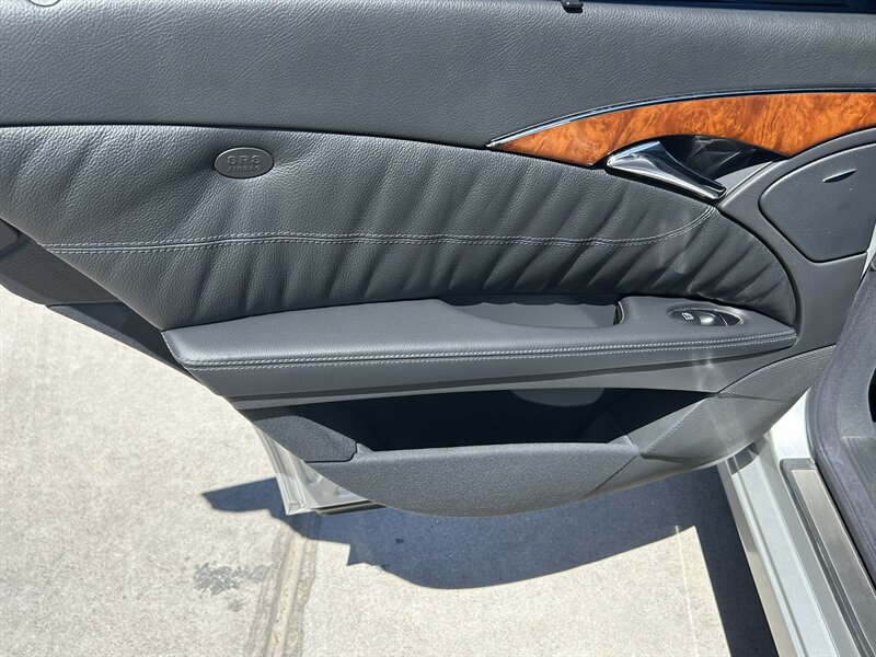 Used 2005 Mercedes-Benz E 500 Sedan image 32