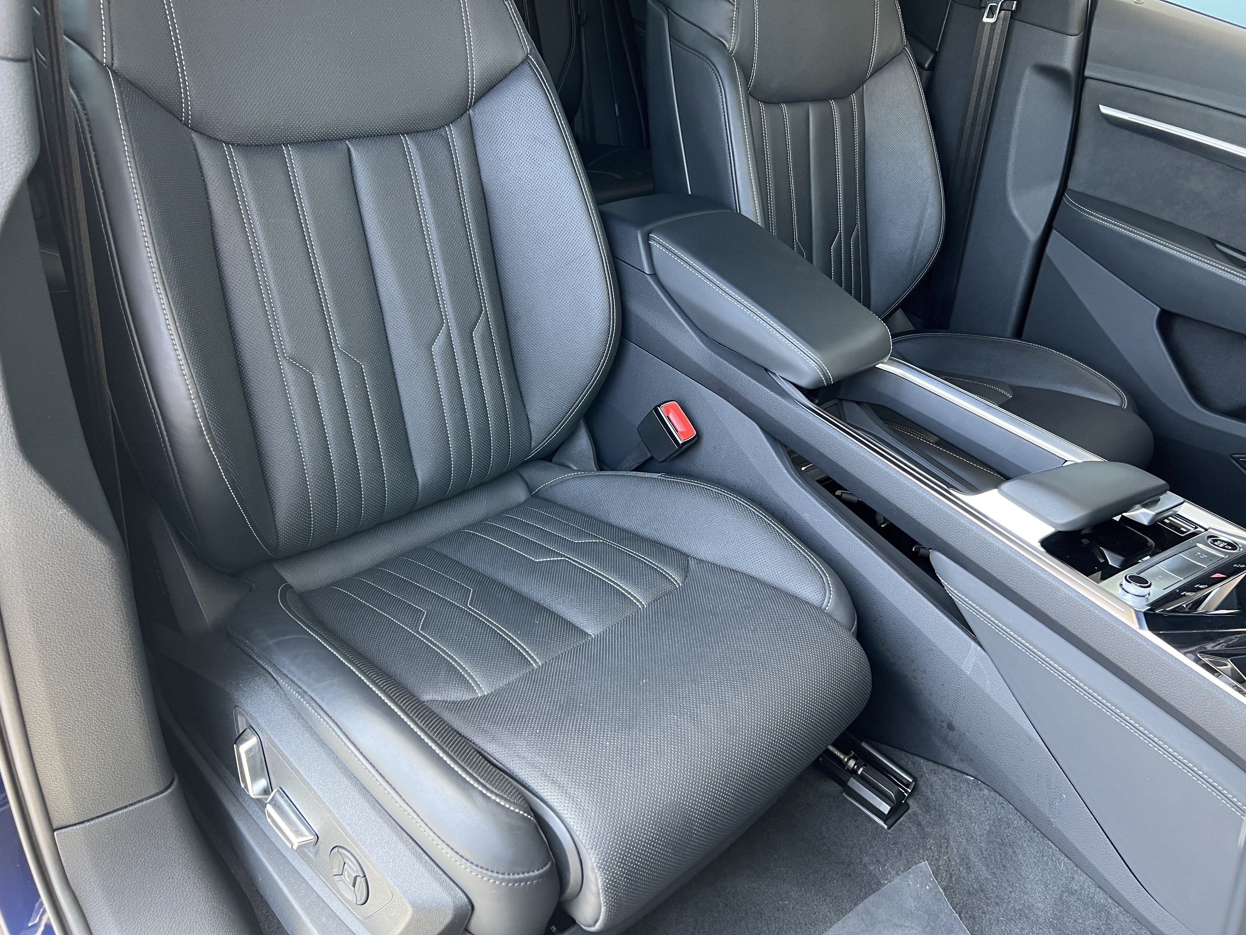 Used 2022 Audi e-tron Chronos AWD/4WD image 25