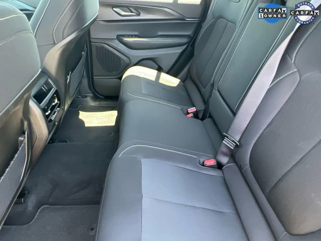 Certified 2025 Jeep Grand Cherokee Laredo X image 19