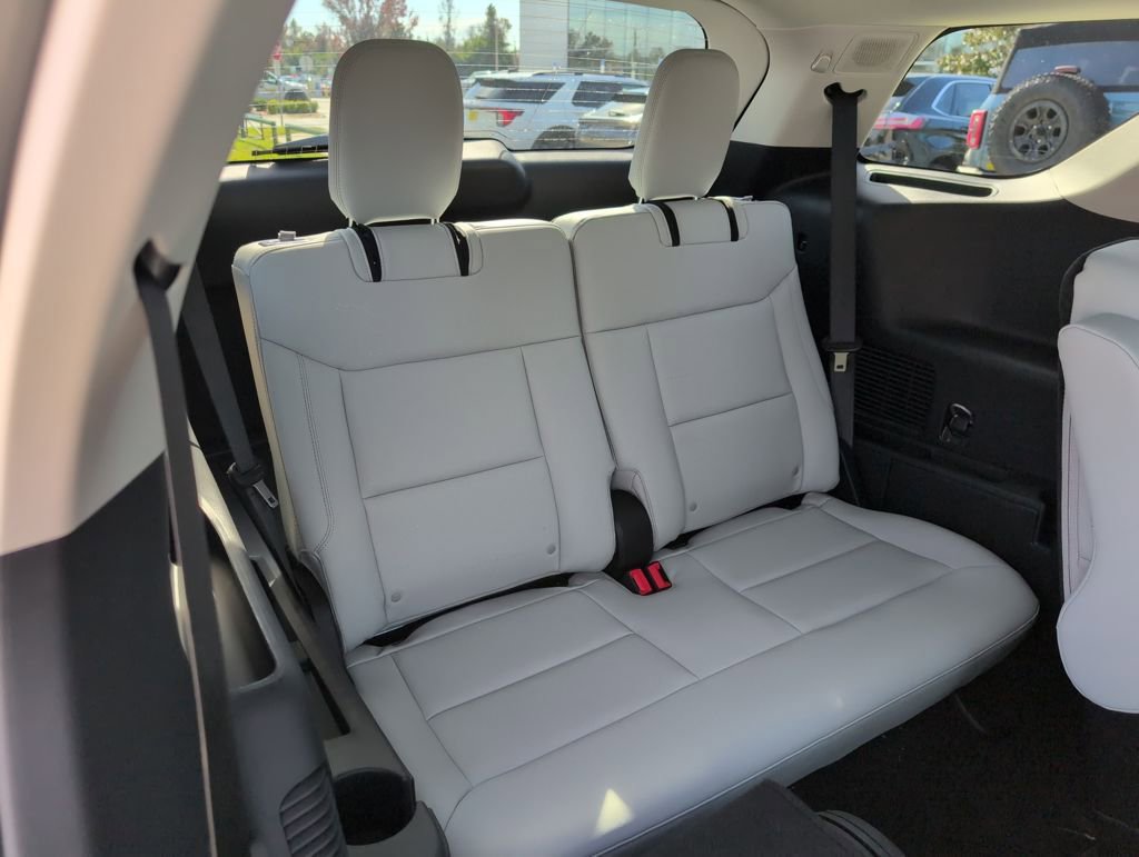 New 2026 Ford Explorer Platinum w/ LUX Leather Package image 17