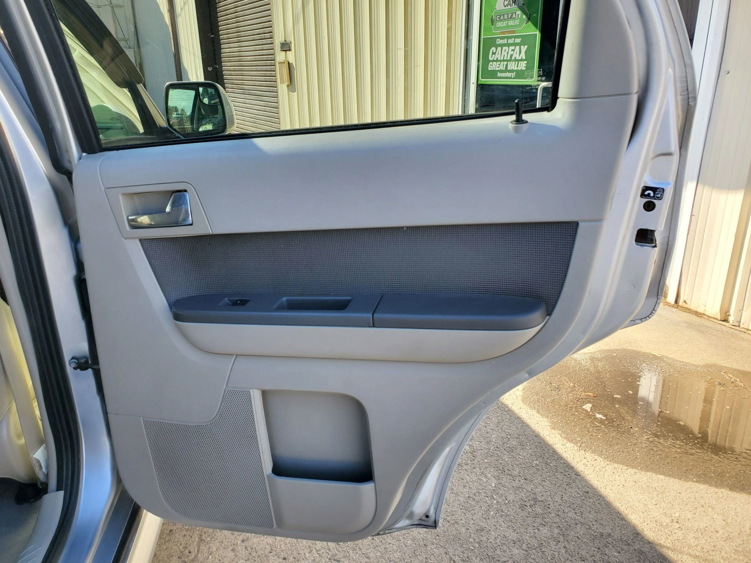 Used 2010 Mercury Mariner Premier image 21