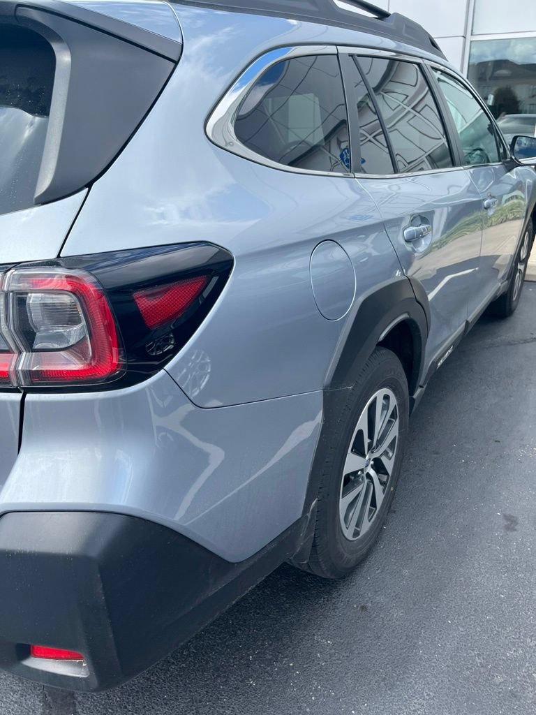 Used 2023 Subaru Outback Premium AWD/4WD image 14