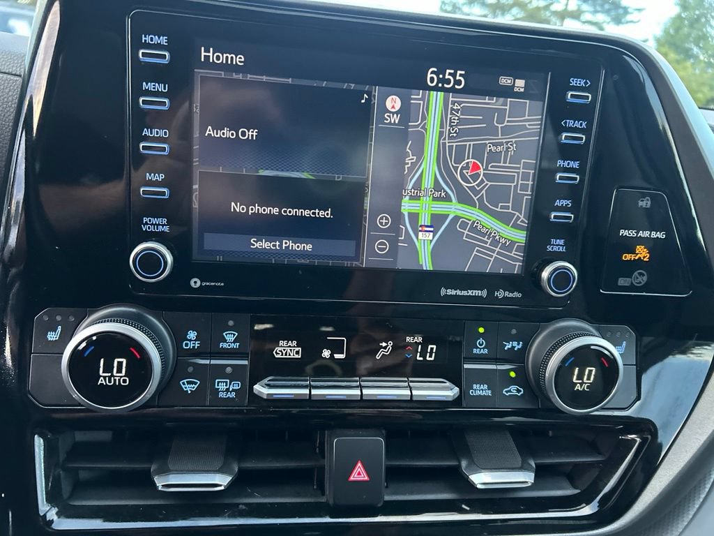 Used 2020 Toyota Highlander XLE AWD/4WD image 31