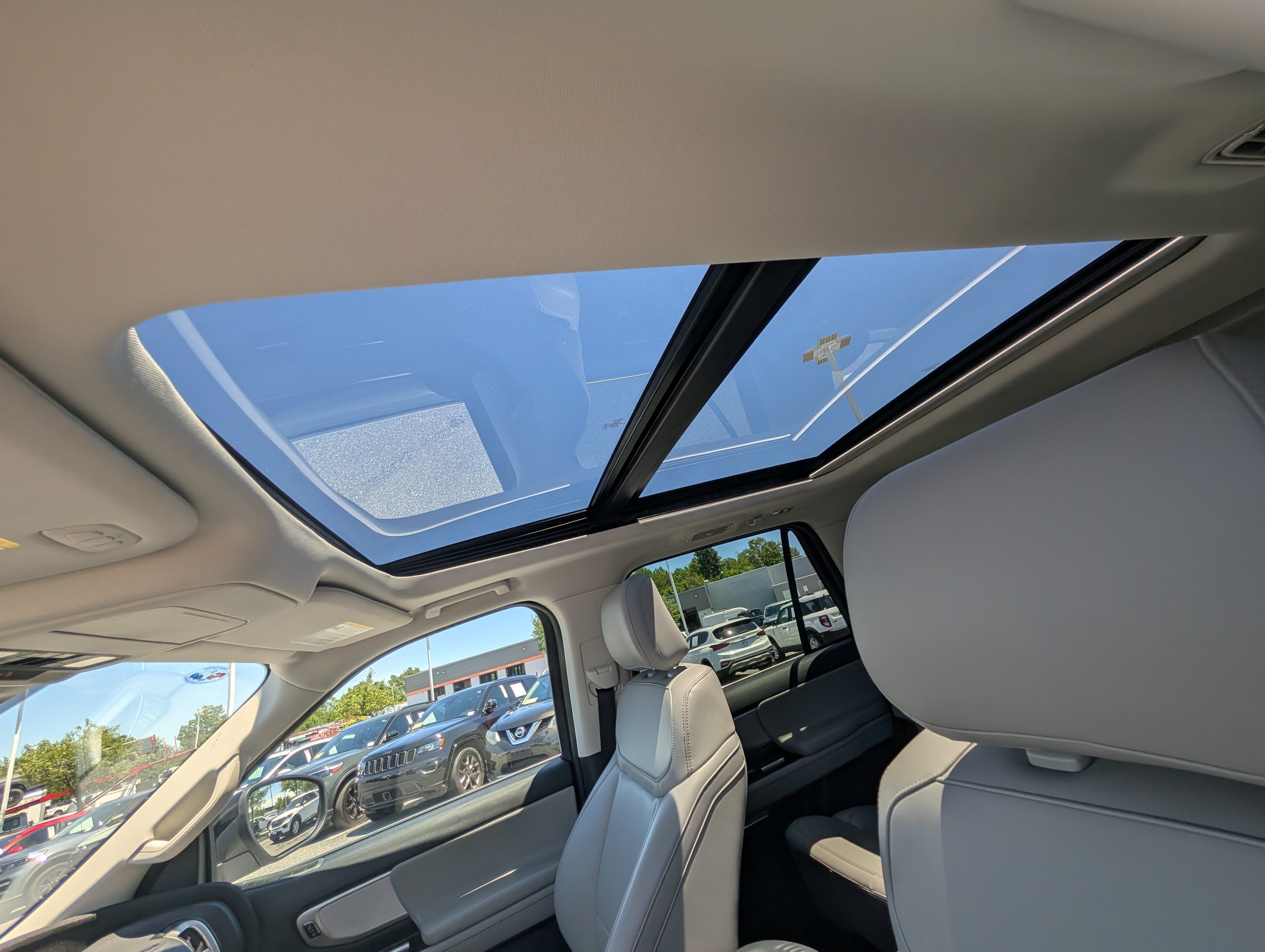Certified 2025 Ford Expedition Active AWD/4WD image 23
