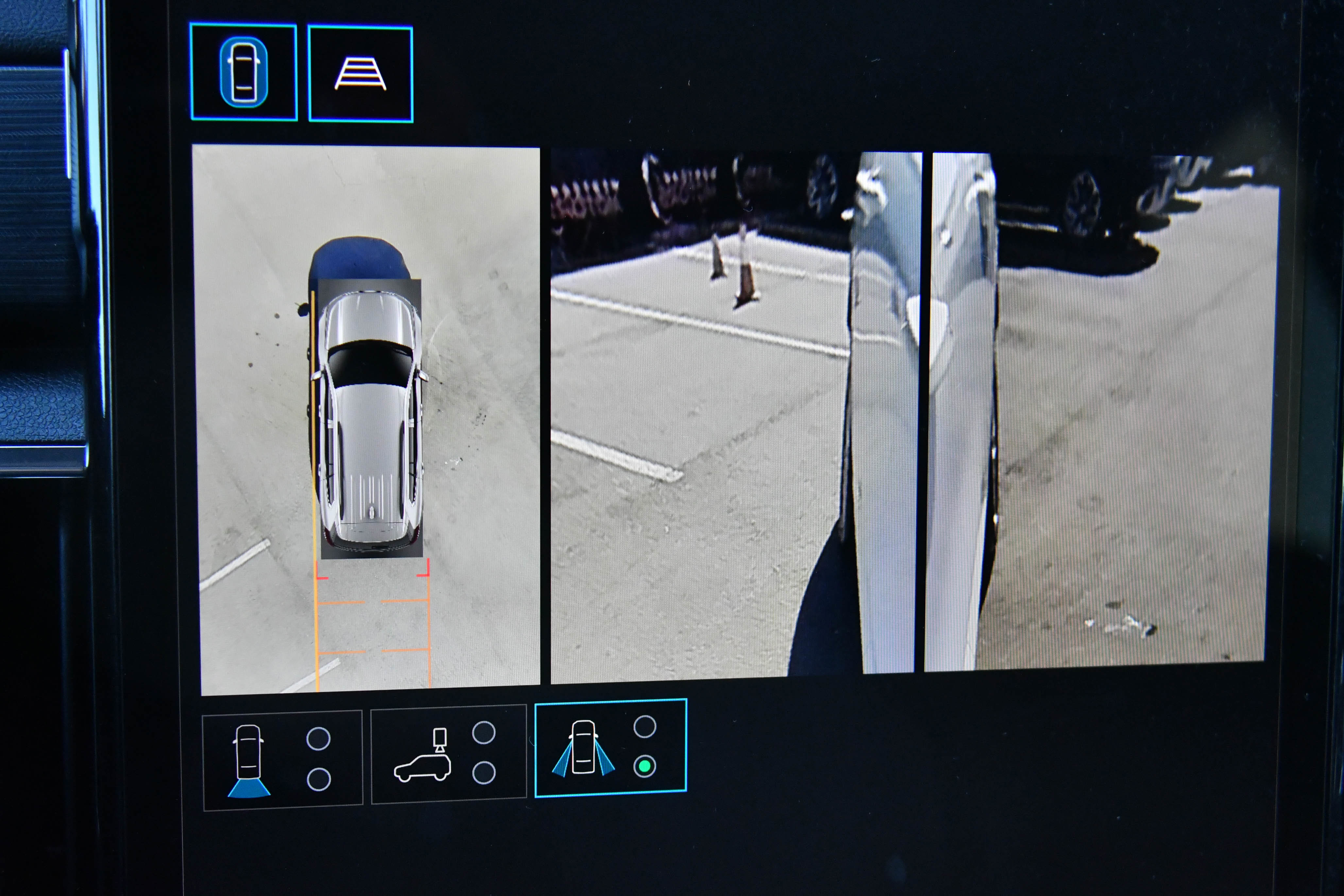 Used 2024 GMC Acadia Elevation image 24