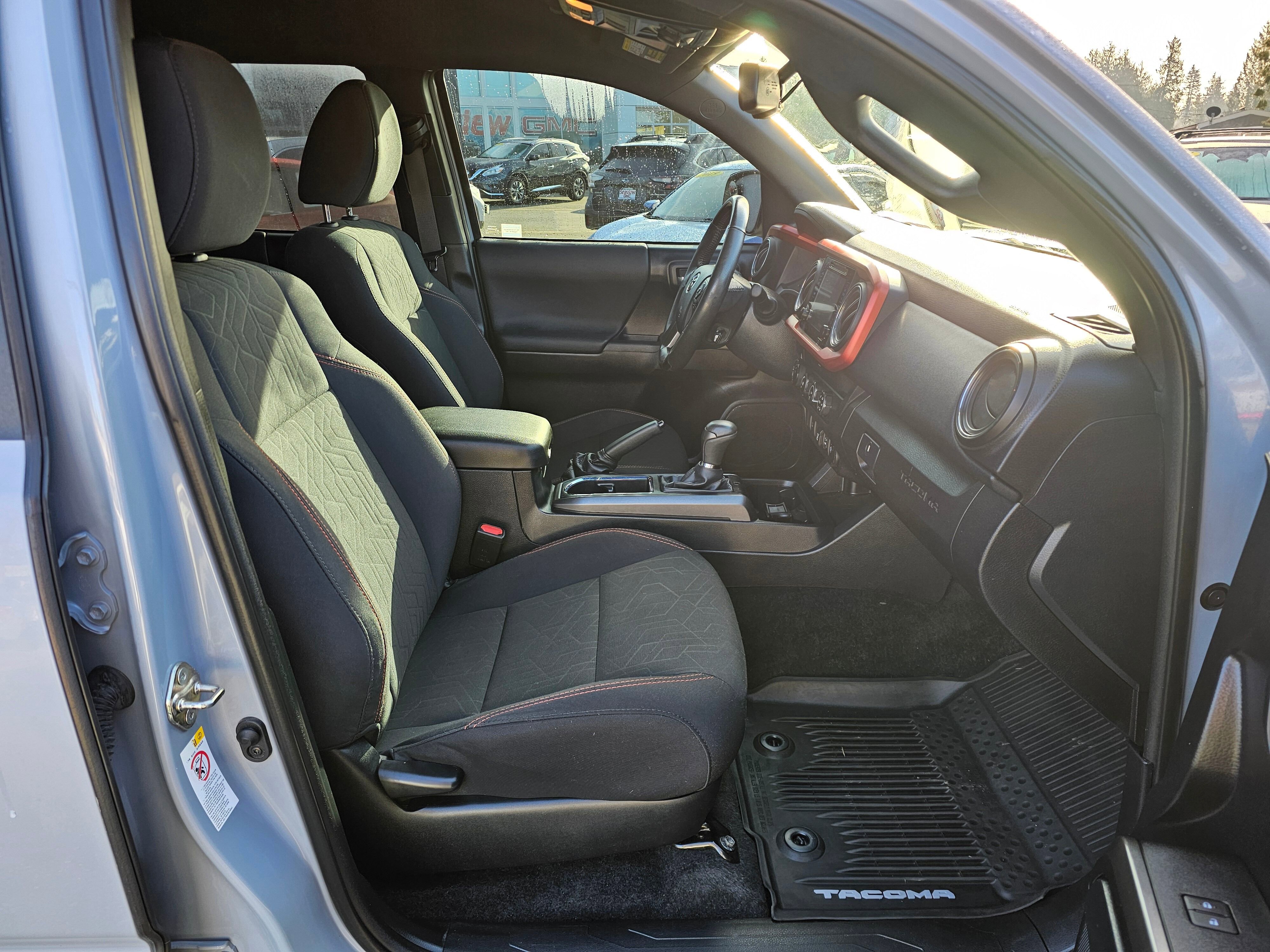 Used 2019 Toyota Tacoma TRD Off-Road image 11