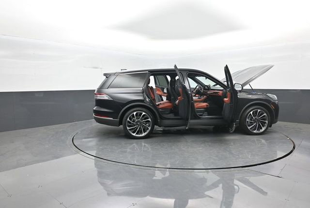 Used 2025 Lincoln Aviator Reserve w/ Equipment Group 201A AWD/4WD image 45