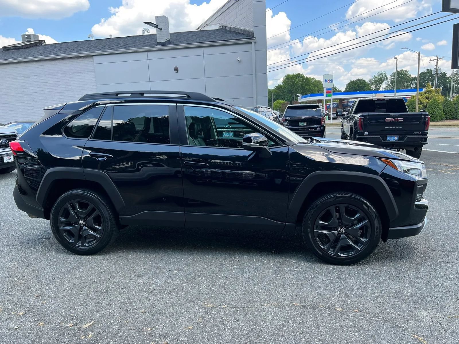 Used 2024 Toyota RAV4 Adventure AWD/4WD image 3