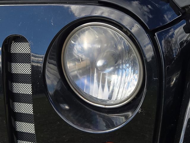 Used 2011 Jeep Wrangler Sahara w/ Dual Top Group image 15