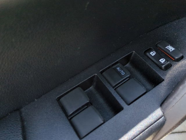 Used 2019 Toyota Corolla SE FWD image 12