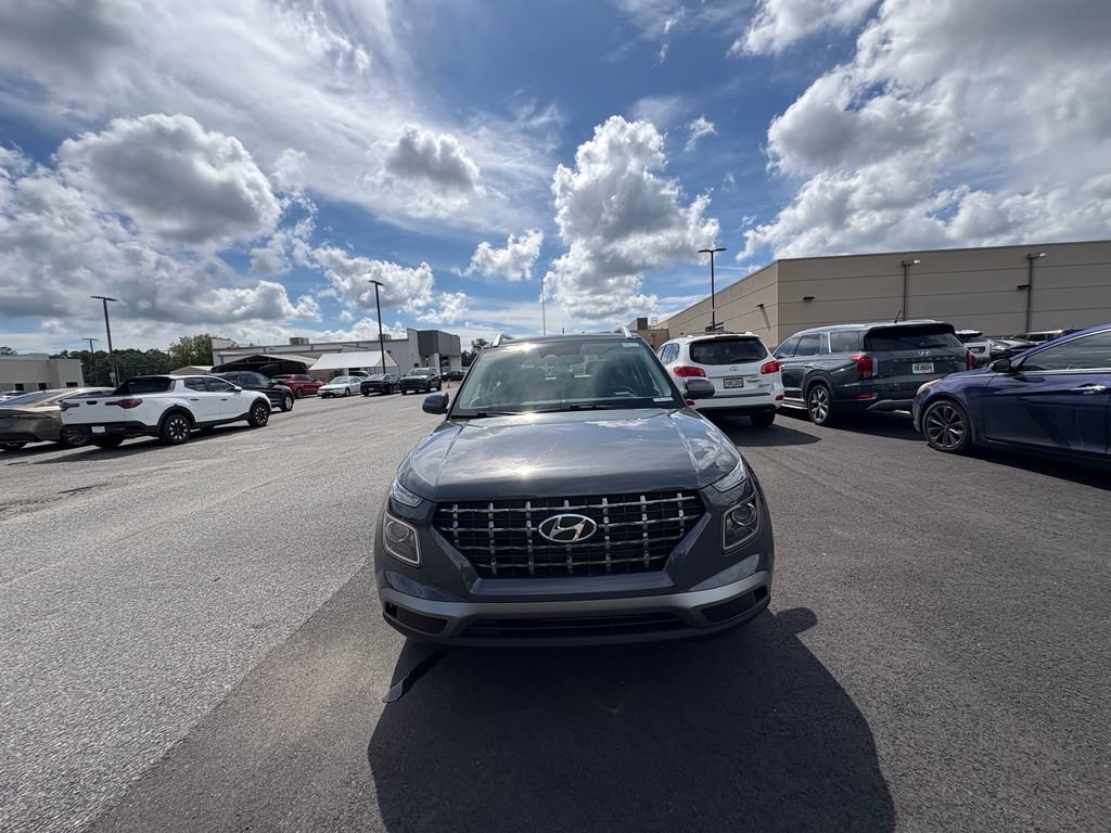Used 2025 Hyundai Venue SEL FWD image 8