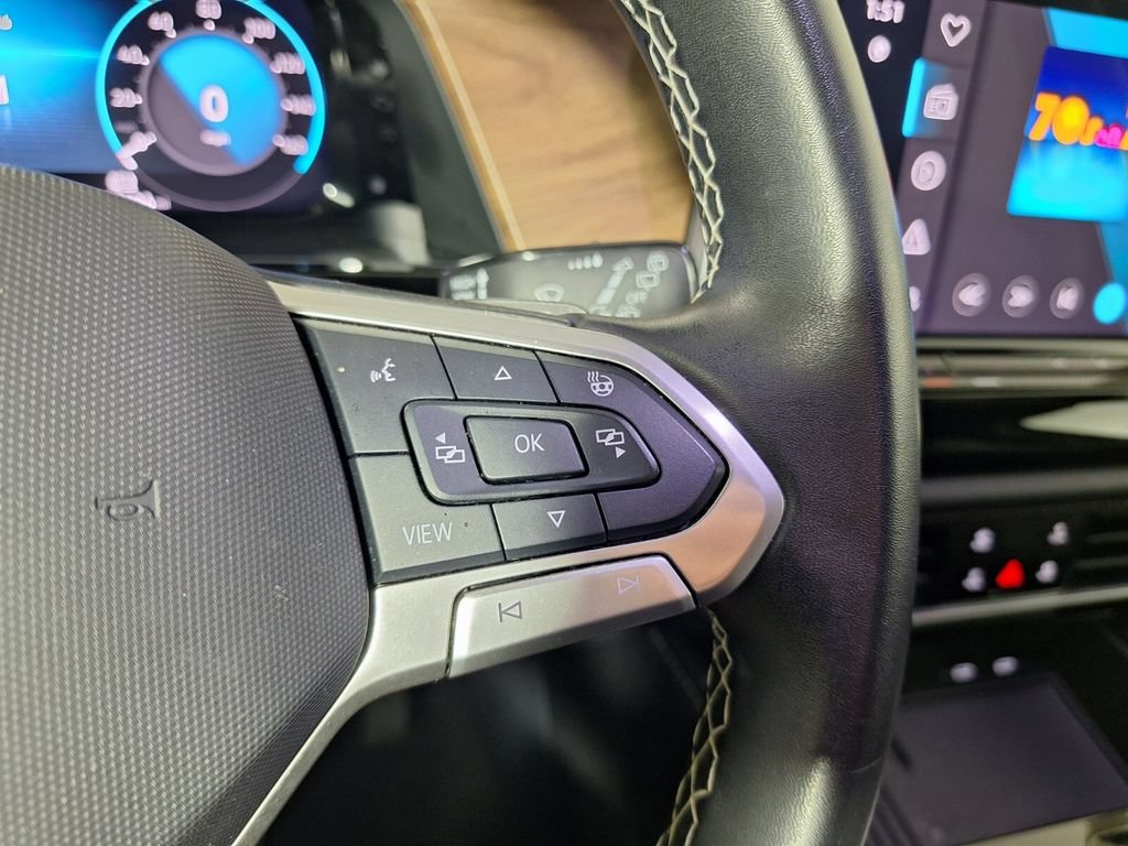 Used 2025 Volkswagen Atlas SE FWD image 19