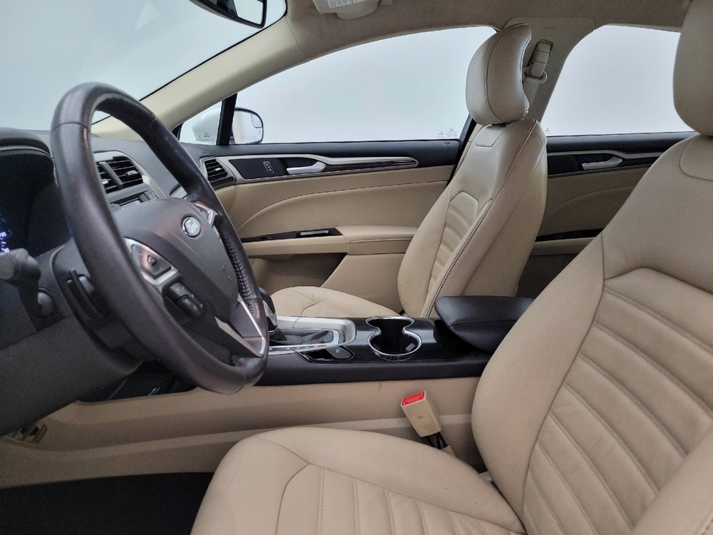 Used 2016 Ford Fusion SE w/ Equipment Group 202A FWD image 17