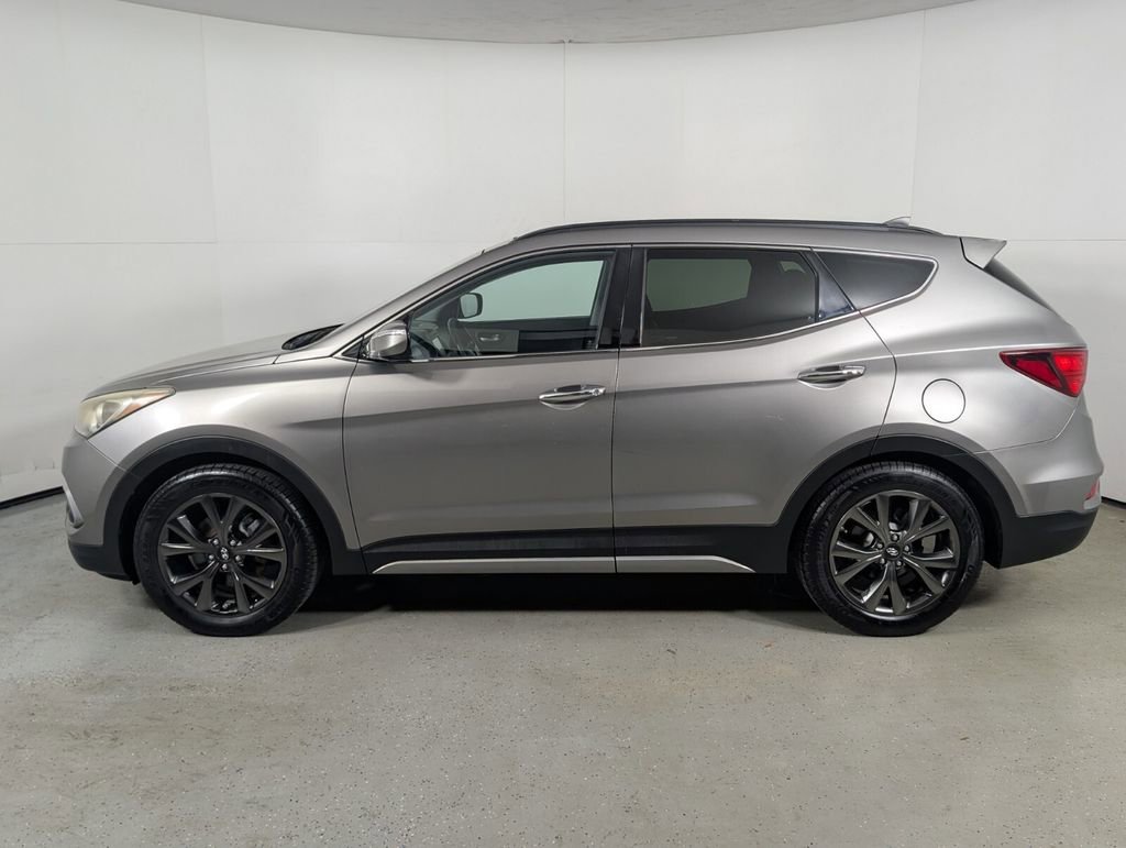 Used 2017 Hyundai Santa Fe Sport image 4