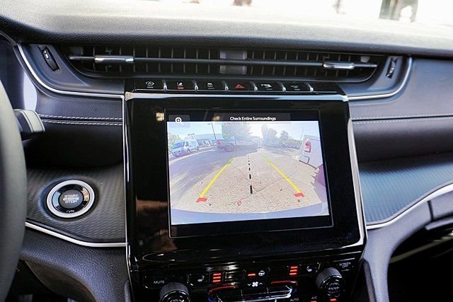 Certified 2023 Jeep Grand Cherokee L Laredo image 26