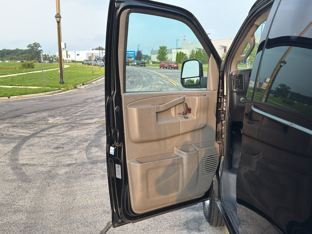Used 2023 GMC Savana 3500 Extended w/ Driver Convenience Package RWD image 10